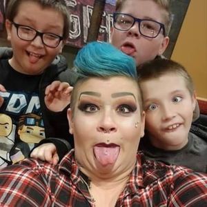 Meet your Posher, Cynthia